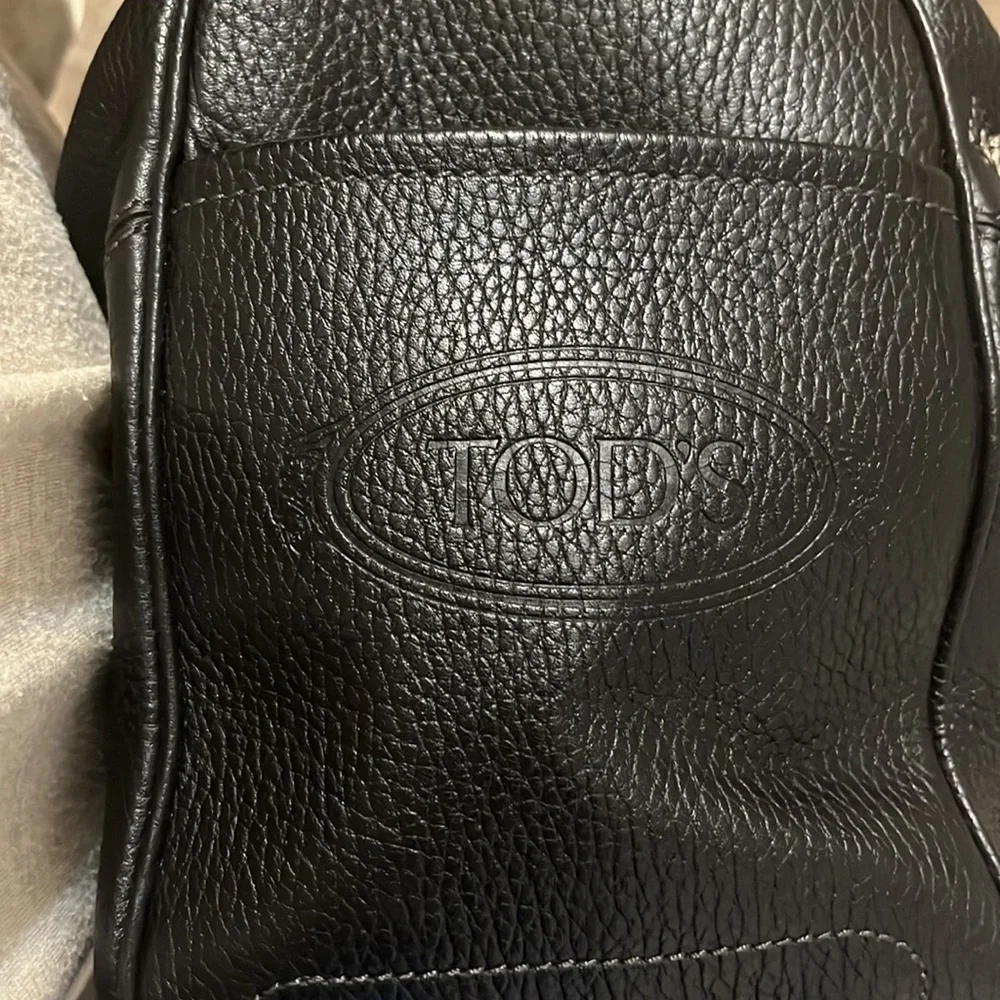 Tod's Black Leather Shoulder Bag - Picture 4 of 11